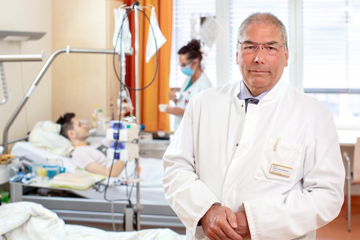 Priv.-Doz. Dr. med. Peter Reichardt ist Leiter des Onkologischen Zentrums im Helios Klinikum Berlin-Buch. (Thomas Oberländer , Helios Kliniken)