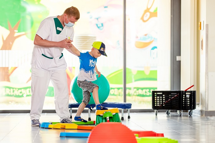Sport, Spaß und Erfahrungsaustausch – all das erwartet Familien bei Fridays for Kids im Helios Klinikum Berlin-Buch (Foto: Thomas Oberländer/Helios Kliniken)