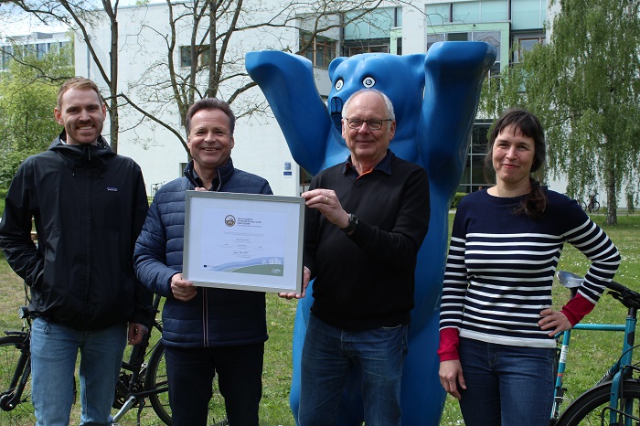 Übergabe des Zertifkats "Fahrradfreundlicher Arbeitgeber" in Gold (Campus Berlin-Buch GmbH)